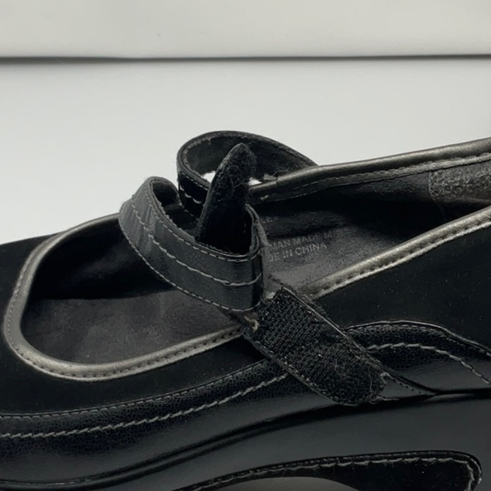 Women’s black cloudwalkers, size 9.5 wide, in very good condition - Picture 8 of 8